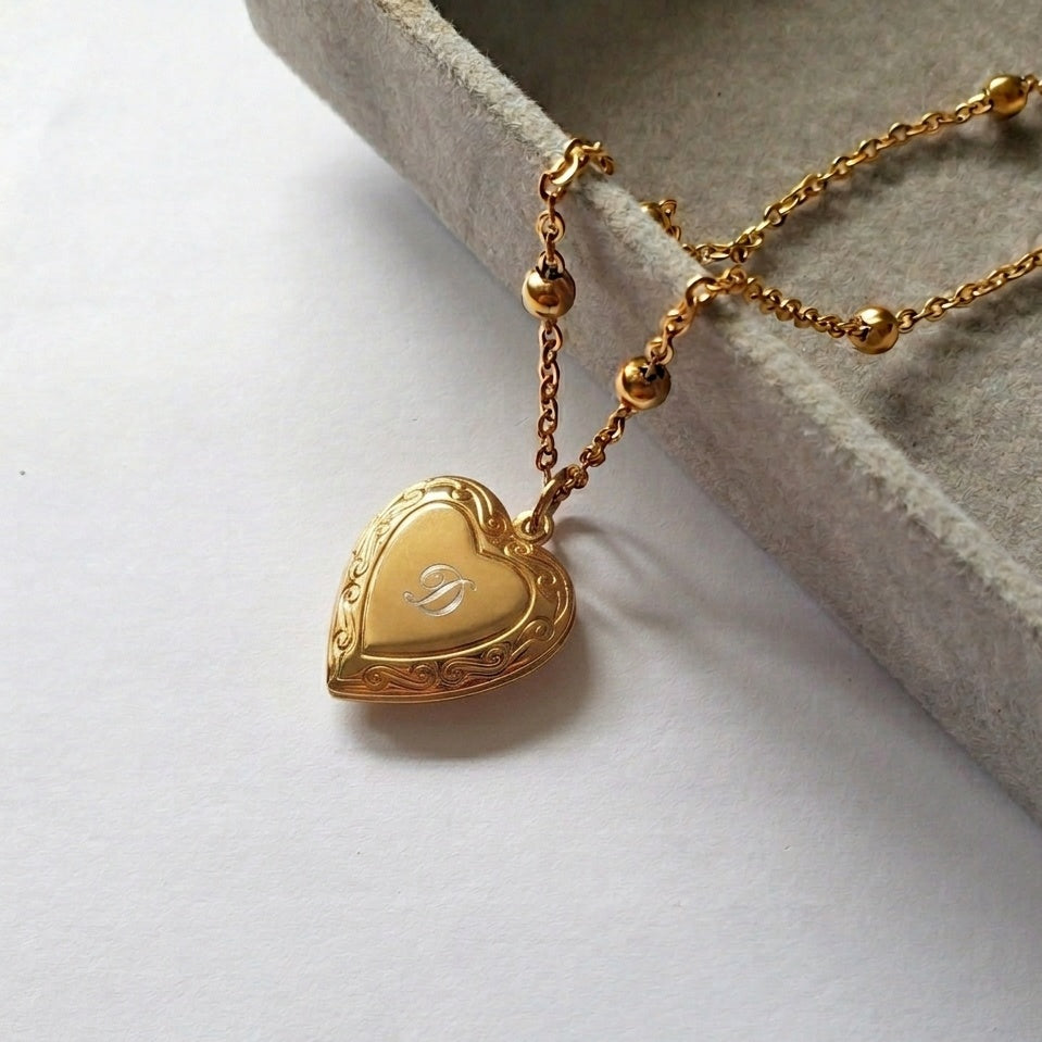 Amelie Photo Heart Locket Necklaces