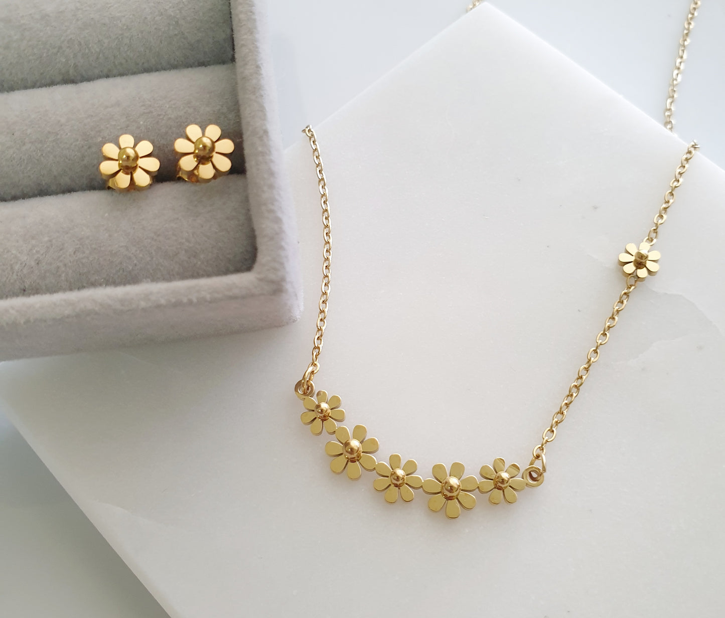 Flower Necklace and Earrings Jewelry Set