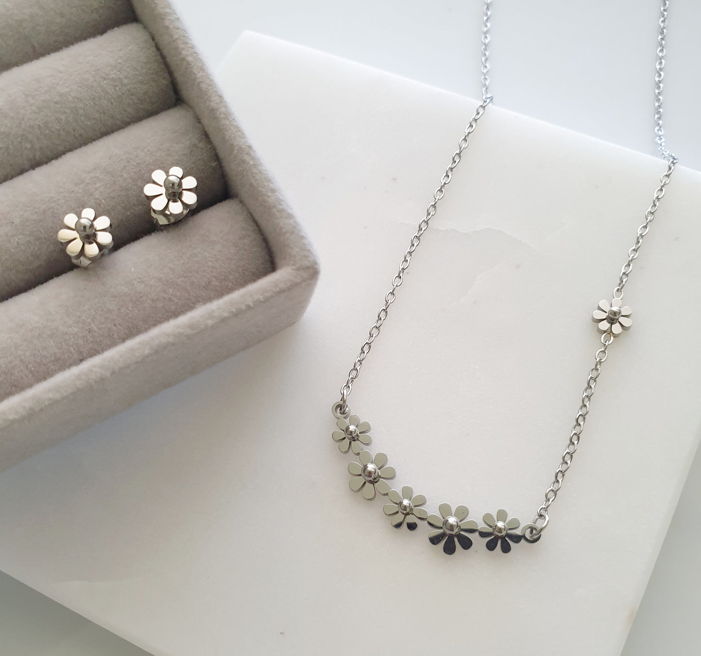 Flower Necklace and Earrings Jewelry Set